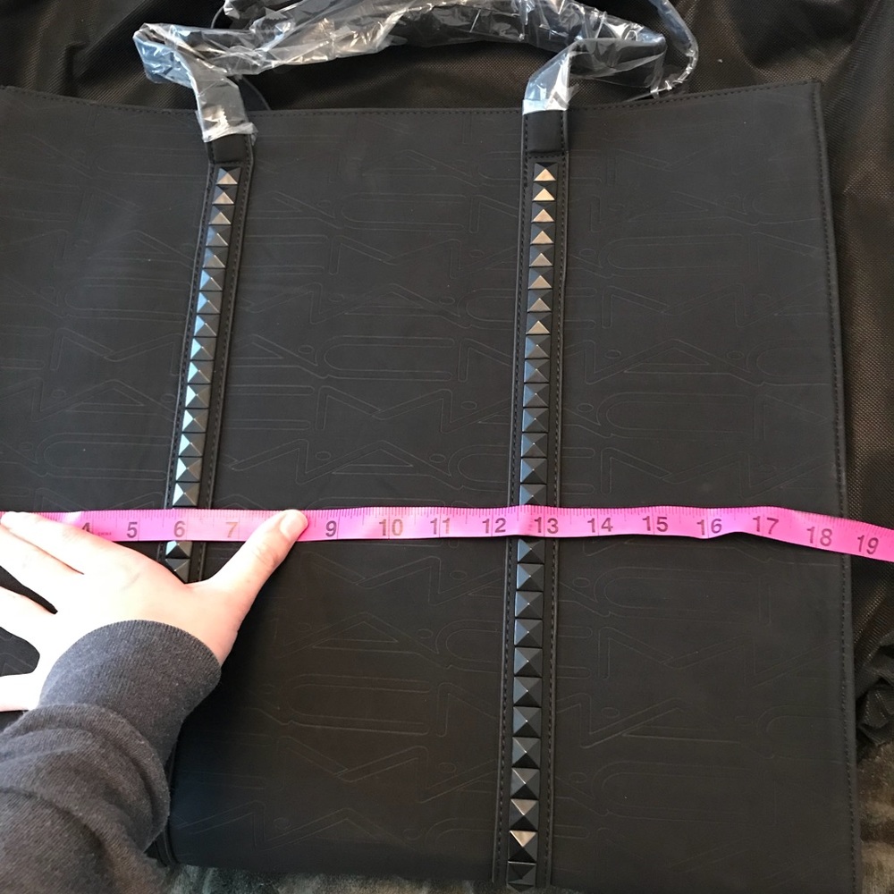 MAC cosmetics large bag for 10 year employed NEW
